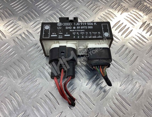 Блок управления вентилятором радиатора Volkswagen Golf IV (1J) 1997-2004  Volkswagen Golf Golf IV (1J) 1997-2004