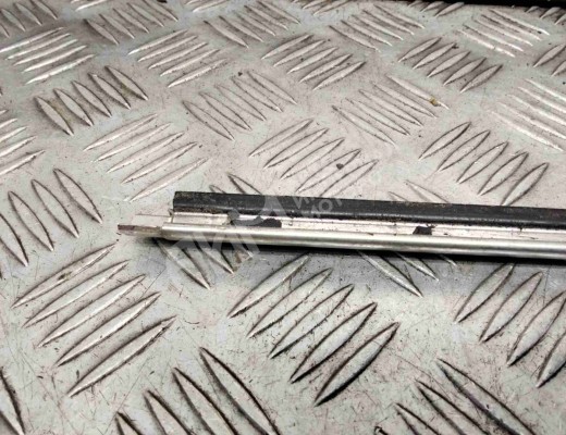 Молдинг стекла двери передней левой наружный Ford Scorpio I 1985-1993  Ford Scorpio Scorpio I 1985-1993