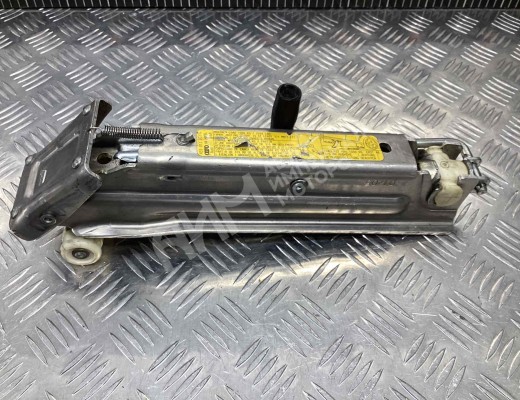 Домкрат Audi A8 D3 (4E) 2005-2007 рестайлинг  Audi A8 A8 D3 (4E) 2005-2007 рестайлинг