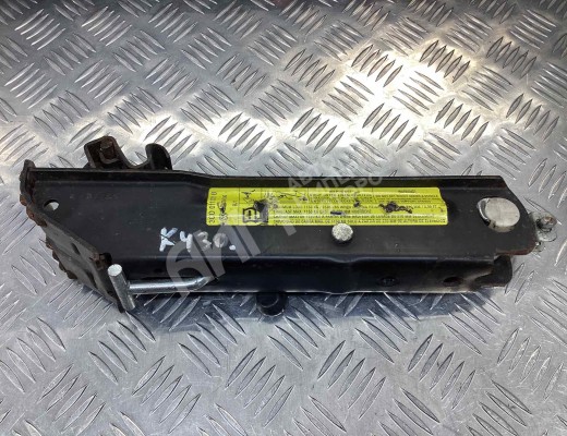 Домкрат Volkswagen Passat B6 (3C) 2005-2010  Volkswagen Passat Passat B6 (3C) 2005-2010