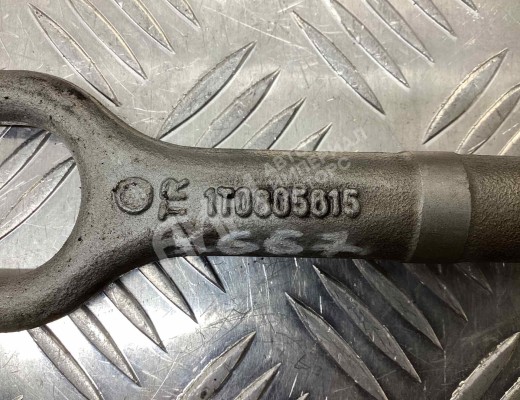 Крюк буксировочный Volkswagen Passat B6 (3C) 2005-2010  Volkswagen Passat Passat B6 (3C) 2005-2010