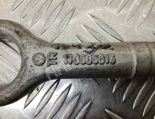 Крюк буксировочный Volkswagen Passat B6 (3C) 2005-2010  Volkswagen Passat Passat B6 (3C) 2005-2010