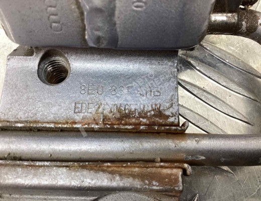 Петля двери передней левой Audi A6 C6 (4F) 2004-2008  Audi A6 A6 C6 (4F) 2004-2008