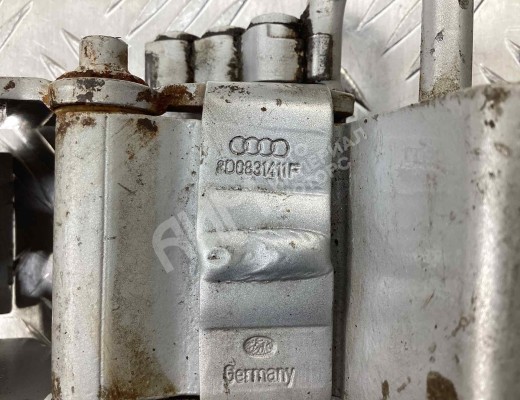 Петля двери передней левой Audi A4 B5 (8D) 1999-2001 рестайлинг  Audi A4 A4 B5 (8D) 1999-2001 рестайлинг