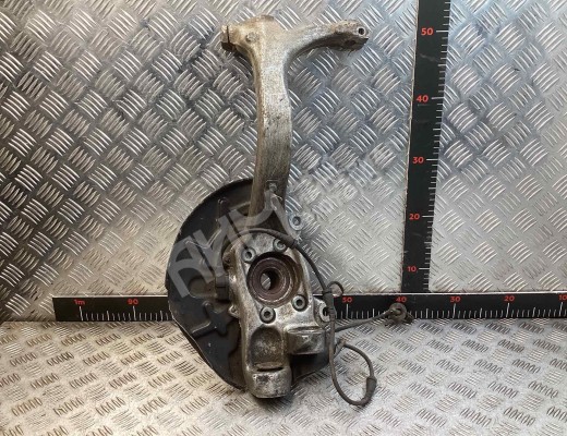 Кулак поворотный правый Audi A4 B6 (8EC, 8E5) 2000-2004  Audi A4 A4 B6 (8EC, 8E5) 2000-2004