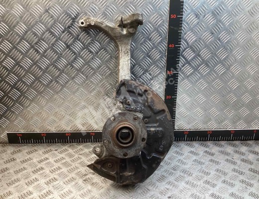 Кулак поворотный правый Audi A4 B6 (8EC, 8E5) 2000-2004  Audi A4 A4 B6 (8EC, 8E5) 2000-2004