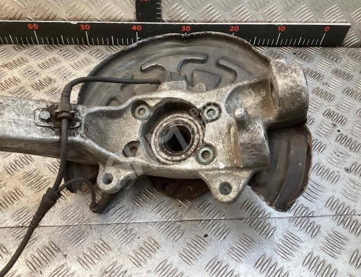 Кулак поворотный левый Audi A6 C5 (4B) 2001-2004 рестайлинг  Audi A6 A6 C5 (4B) 2001-2004 рестайлинг