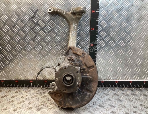 Кулак поворотный правый Audi A4 B6 (8EC, 8E5) 2000-2004  Audi A4 A4 B6 (8EC, 8E5) 2000-2004