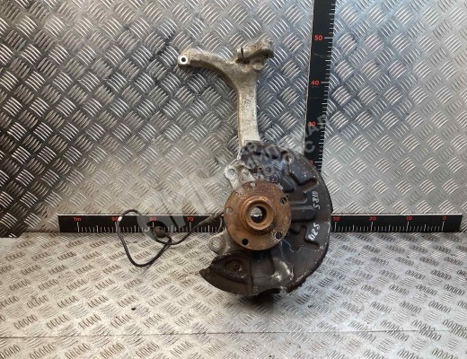 Кулак поворотный правый Audi A4 B6 (8EC, 8E5) 2000-2004  Audi A4 A4 B6 (8EC, 8E5) 2000-2004