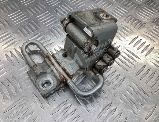 Петля двери передней левой Volkswagen Caddy III (2K) 2004-2010  Volkswagen Caddy Caddy III (2K) 2004-2010