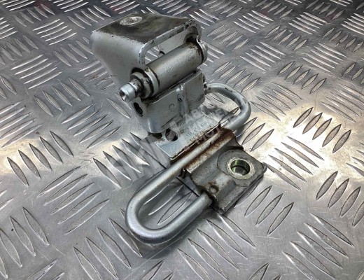 Петля двери передней левой Volkswagen Caddy III (2K) 2004-2010  Volkswagen Caddy Caddy III (2K) 2004-2010