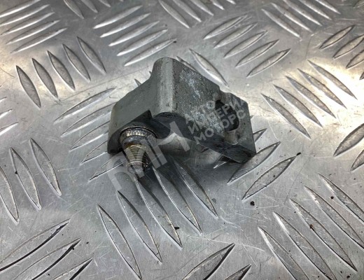Петля двери передней левой Volkswagen Touran I (1T) 2003-2006  Volkswagen Touran Touran I (1T) 2003-2006