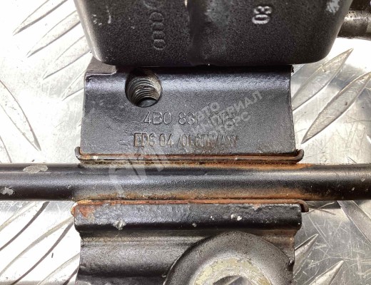 Петля двери передней левой Audi A6 C5 (4B) 1997-2001  Audi A6 A6 C5 (4B) 1997-2001