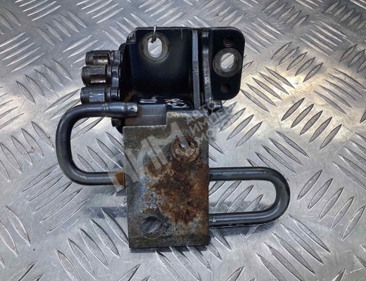 Петля двери передней левой Audi A6 C5 (4B) 2001-2004 рестайлинг  Audi A6 A6 C5 (4B) 2001-2004 рестайлинг