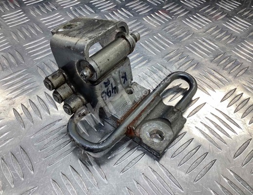 Петля двери передней правой Volkswagen Touran I (1T) 2003-2006  Volkswagen Touran Touran I (1T) 2003-2006