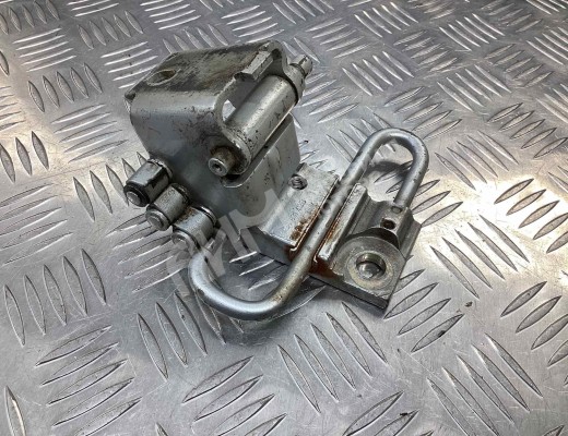 Петля двери передней правой Volkswagen Passat B5+ (3B) 2000-2005 рестайлинг  Volkswagen Passat Passat B5+ (3B) 2000-2005 рестайлинг