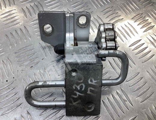 Петля двери передней правой Volkswagen Passat B6 (3C) 2005-2010  Volkswagen Passat Passat B6 (3C) 2005-2010