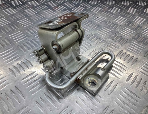 Петля двери передней правой Volkswagen Polo IV (9N) 2001-2005  Volkswagen Polo Polo IV (9N) 2001-2005
