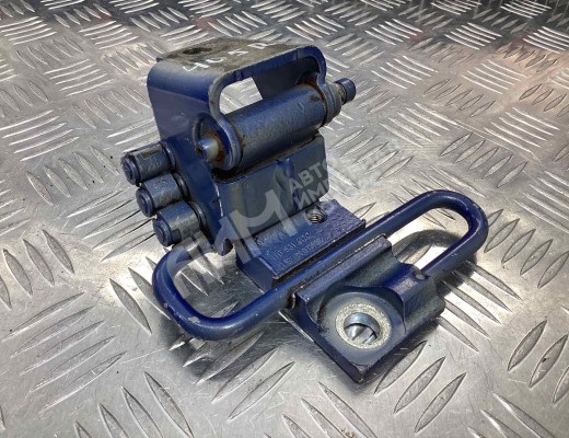 Петля двери передней правой Volkswagen Caddy III (2K) 2004-2010  Volkswagen Caddy Caddy III (2K) 2004-2010