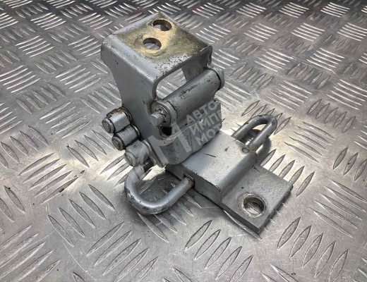 Петля двери передней правой Audi A4 B5 (8D) 1999-2001 рестайлинг  Audi A4 A4 B5 (8D) 1999-2001 рестайлинг