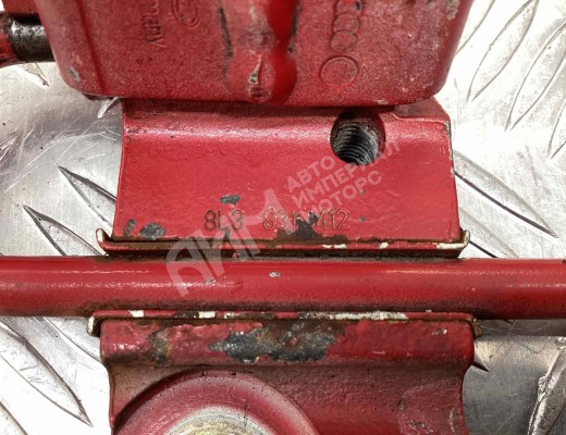 Петля двери передней правой Volkswagen Passat B5 (3B) 1996-2000  Volkswagen Passat Passat B5 (3B) 1996-2000