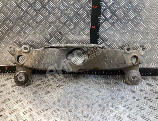 Кронштейн КПП Audi A4 B6 (8EC, 8E5) 2000-2004  Audi A4 A4 B6 (8EC, 8E5) 2000-2004