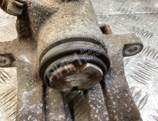 Суппорт задний правый Audi A4 B6 (8EC, 8E5) 2000-2004  Audi A4 A4 B6 (8EC, 8E5) 2000-2004
