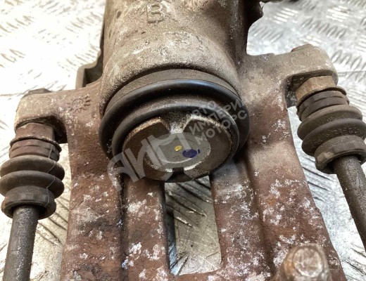 Суппорт задний левый Audi A4 B6 (8EC, 8E5) 2000-2004  Audi A4 A4 B6 (8EC, 8E5) 2000-2004