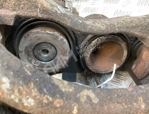 Суппорт задний левый Mercedes Vario (W670) 1996-2013  Mercedes Vario Vario (W670) 1996-2013