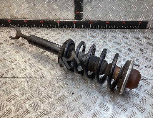 Стойка передняя левая Volkswagen Passat B5+ (3B) 2000-2005 рестайлинг  Volkswagen Passat Passat B5+ (3B) 2000-2005 рестайлинг