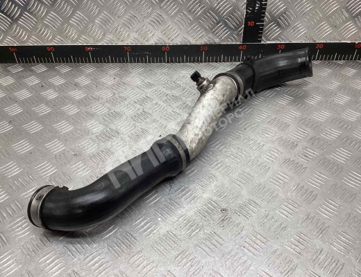 Патрубок интеркулера BMW 3-Series (E46) 2001-2005 рестайлинг  BMW 3-Series 3-Series (E46) 2001-2005 рестайлинг