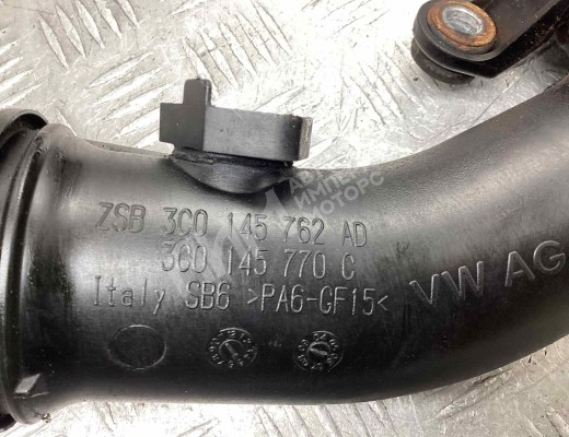 Патрубок интеркулера Volkswagen Touran I (1T) 2003-2006  Volkswagen Touran Touran I (1T) 2003-2006