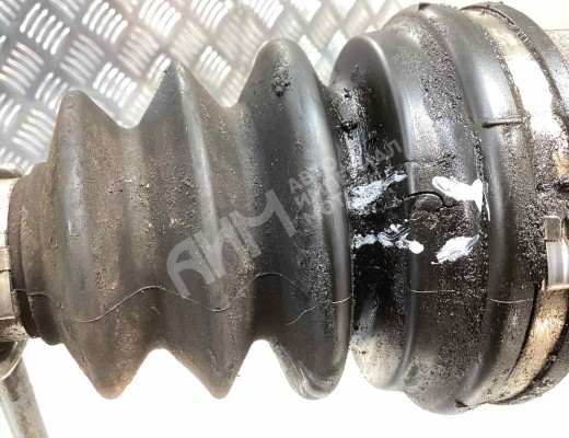 Полуось передняя левая (приводной вал, ШРУС) Audi A4 B6 (8EC, 8E5) 2000-2004  Audi A4 A4 B6 (8EC, 8E5) 2000-2004