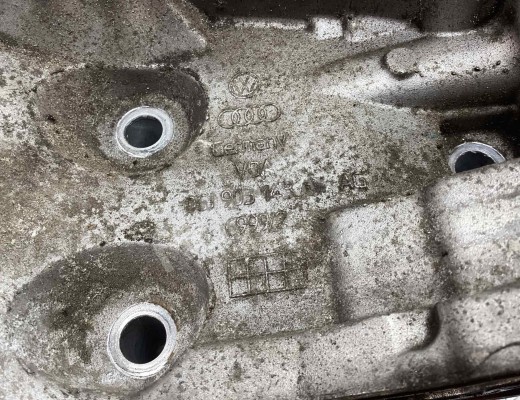 Корпус масляного фильтра Skoda Octavia A5 (1Z) 2004-2008  Skoda Octavia Octavia A5 (1Z) 2004-2008
