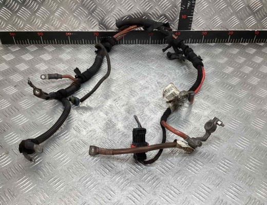 Клемма аккумулятора плюс Opel Astra H 2004-2007  Opel Astra Astra H 2004-2007