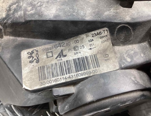 Фара правая Peugeot 307 (3A/3H) 2005-2008 рестайлинг  Peugeot 307 307 (3A/3H) 2005-2008 рестайлинг