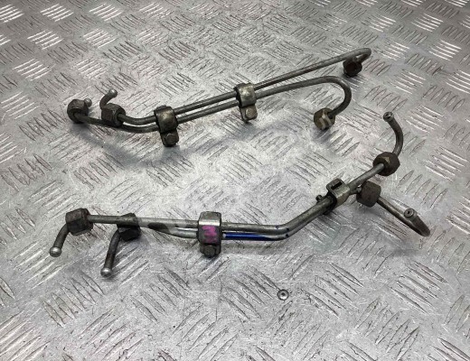 Трубка топливная Ford Focus I 2001-2005 рестайлинг  Ford Focus Focus I 2001-2005 рестайлинг