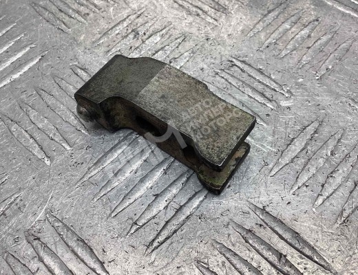 Скоба (кронштейн) крепления форсунки Ford Focus I 2001-2005 рестайлинг  Ford Focus Focus I 2001-2005 рестайлинг