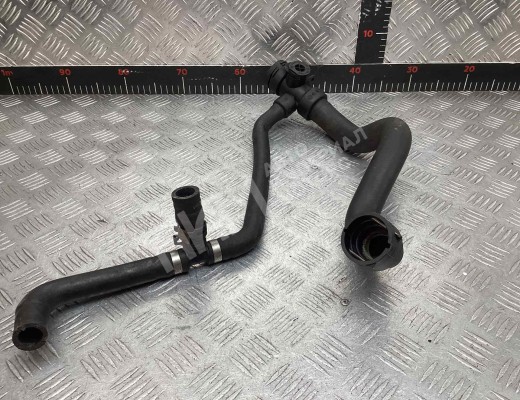 Патрубок радиатора Volkswagen Passat B5 (3B) 1996-2000  Volkswagen Passat Passat B5 (3B) 1996-2000