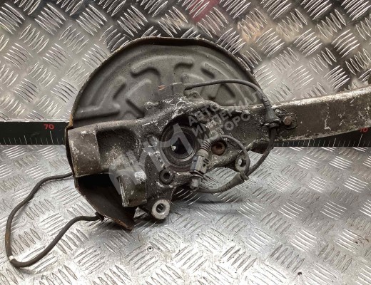 Кулак поворотный правый Audi A6 C5 (4B) 2001-2004 рестайлинг  Audi A6 A6 C5 (4B) 2001-2004 рестайлинг