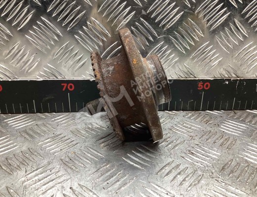 Ступица задняя правая Audi A4 B6 (8EC, 8E5) 2000-2004  Audi A4 A4 B6 (8EC, 8E5) 2000-2004