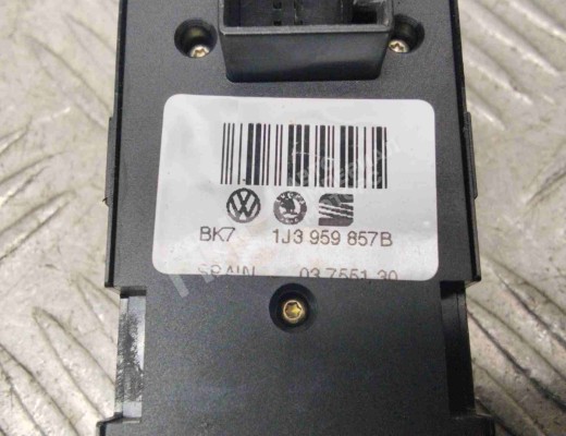 Блок управления стеклоподъемниками Skoda Superb I (3U) 2001-2008  Skoda Superb Superb I (3U) 2001-2008