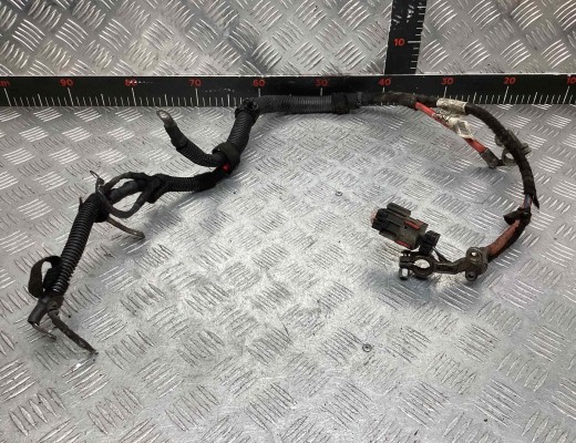 Клемма аккумулятора плюс Opel Astra H 2004-2007  Opel Astra Astra H 2004-2007