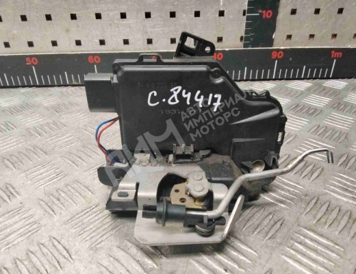 Замок двери передней левой Audi A6 C5 (4B) 2001-2004 рестайлинг  Audi A6 A6 C5 (4B) 2001-2004 рестайлинг
