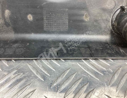 Декоративная крышка двигателя Volkswagen Golf IV (1J) 1997-2004  Volkswagen Golf Golf IV (1J) 1997-2004