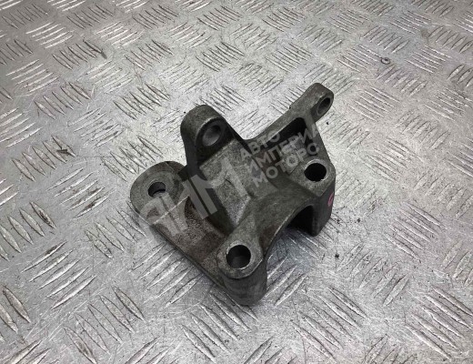 Кронштейн двигателя Ford Focus I 2001-2005 рестайлинг  Ford Focus Focus I 2001-2005 рестайлинг