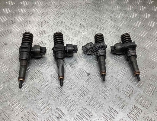 Форсунка (комплект) Volkswagen Passat B5+ (3B) 2000-2005 рестайлинг  Volkswagen Passat Passat B5+ (3B) 2000-2005 рестайлинг