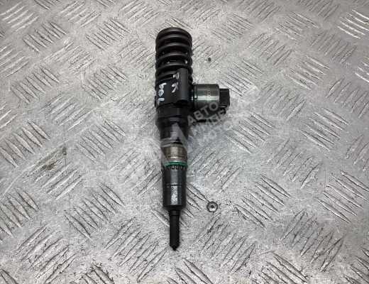 Форсунка Volkswagen Golf V (1K) 2004-2009  Volkswagen Golf Golf V (1K) 2004-2009