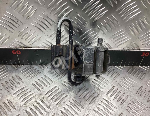 Петля двери передней левой Audi A6 C6 (4F) 2004-2008  Audi A6 A6 C6 (4F) 2004-2008