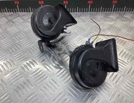 Сигнал (клаксон) Audi A4 B5 (8D) 1999-2001 рестайлинг  Audi A4 A4 B5 (8D) 1999-2001 рестайлинг